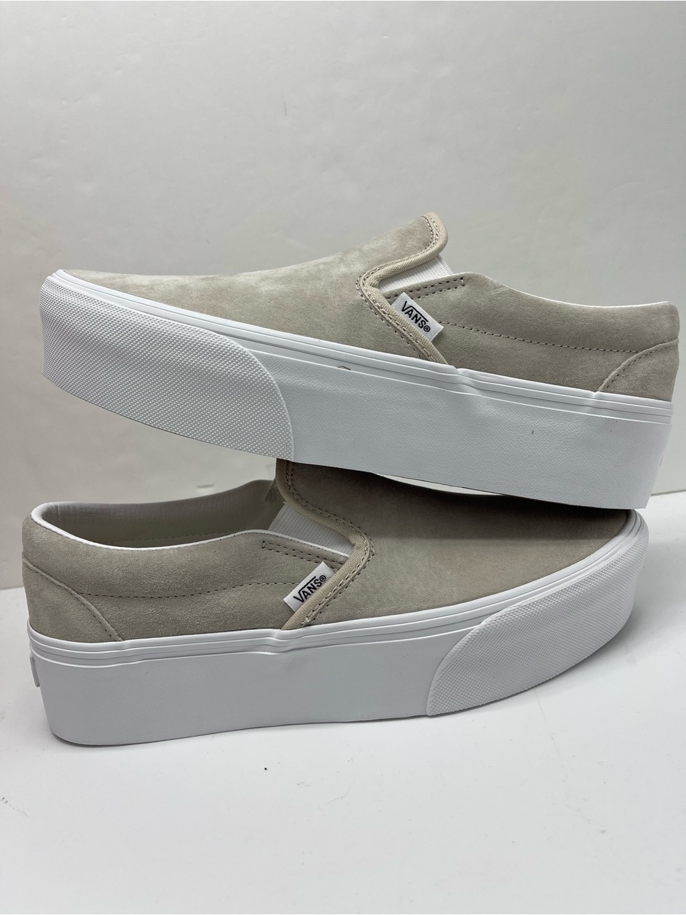 Vans Classic Slip-On Stackform
NUBUCK OATMEAL
VN000E8C2N1 Platform Sneakers - Picture 14 of 16